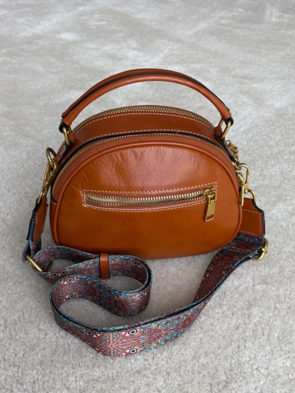 Women's soft leather Crossbody bag In Camel